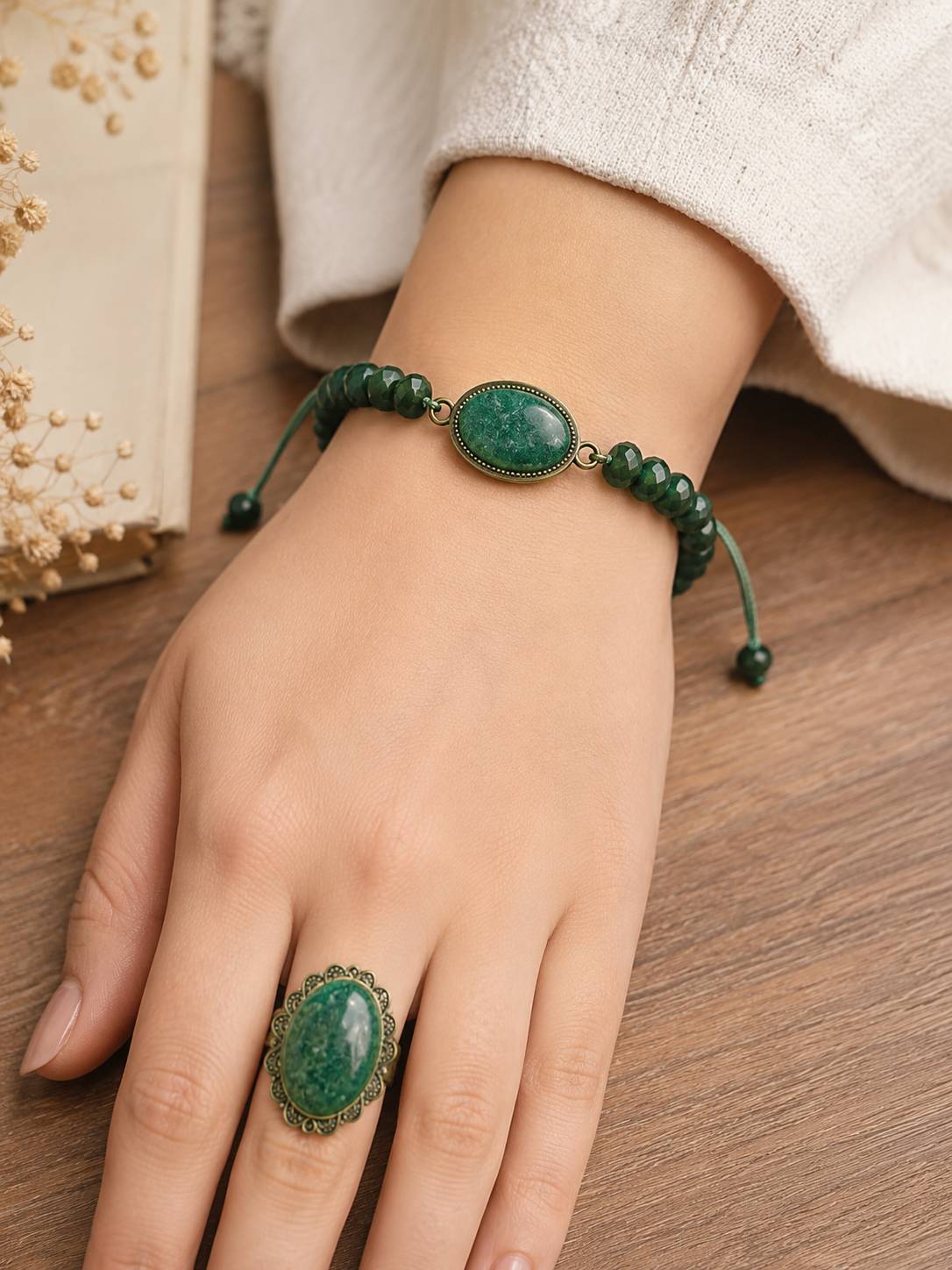ست دست بند و انگشتر رزینی سبز 💚