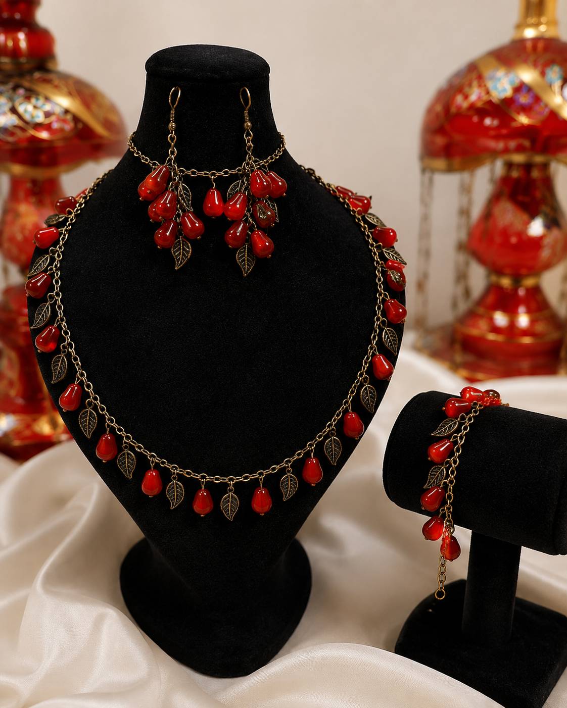 سرویس یلدایی دانه انار با برگ ❤️