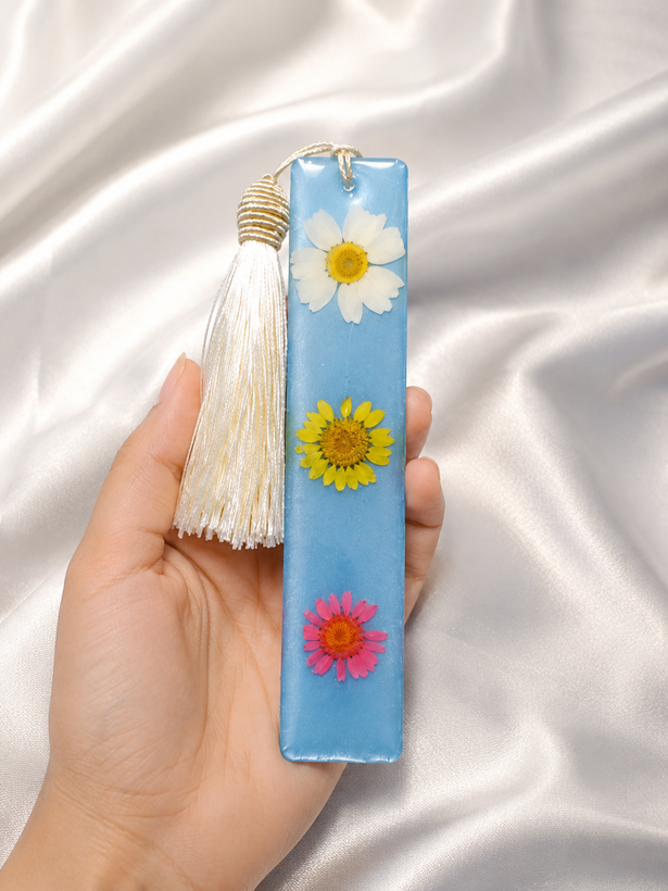 نشانگر کتاب با گل طبیعی بابونه🌼💙